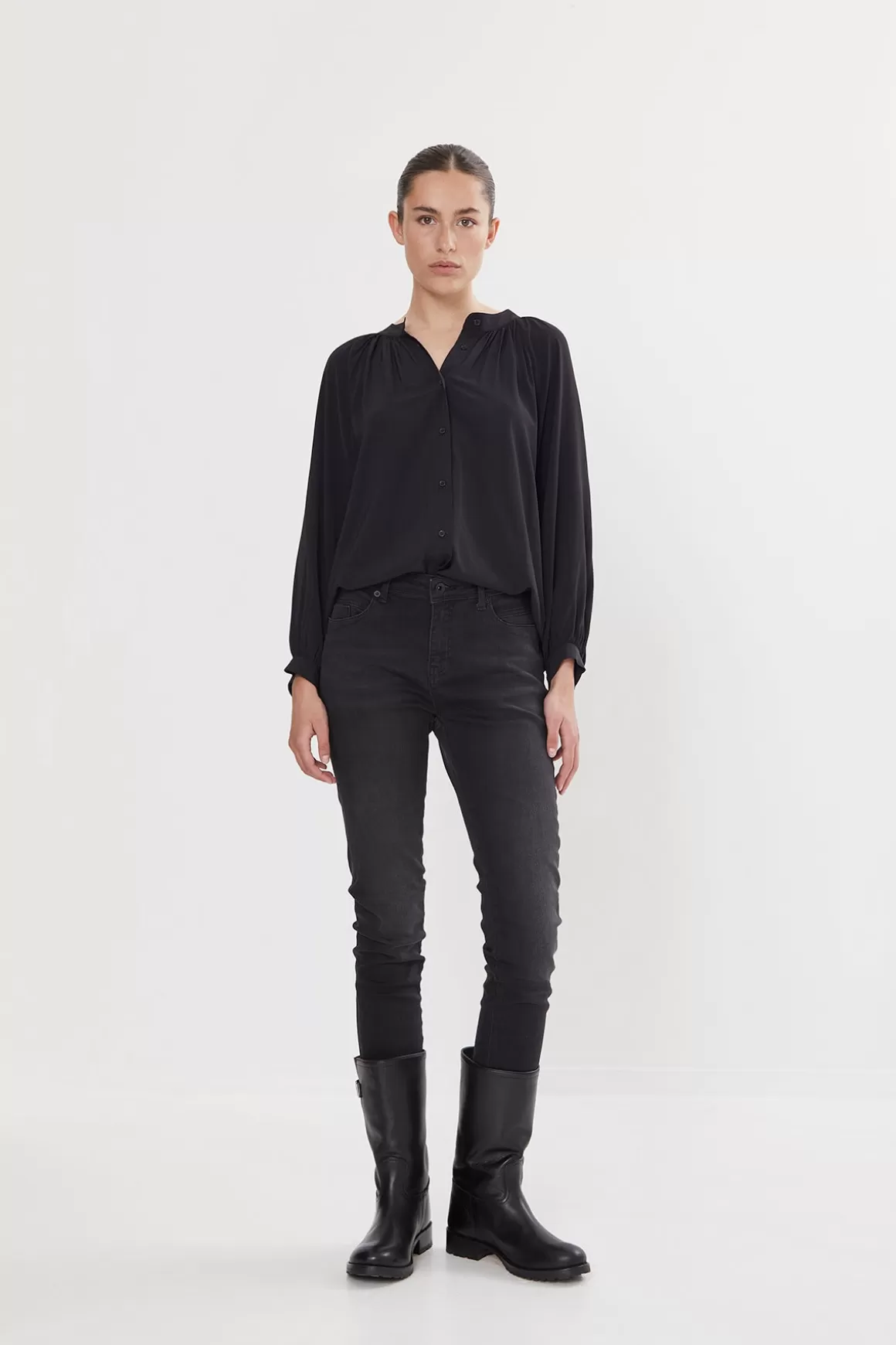 Rabens Saloner Tops & T-Shirts | Buddi Caviar Black